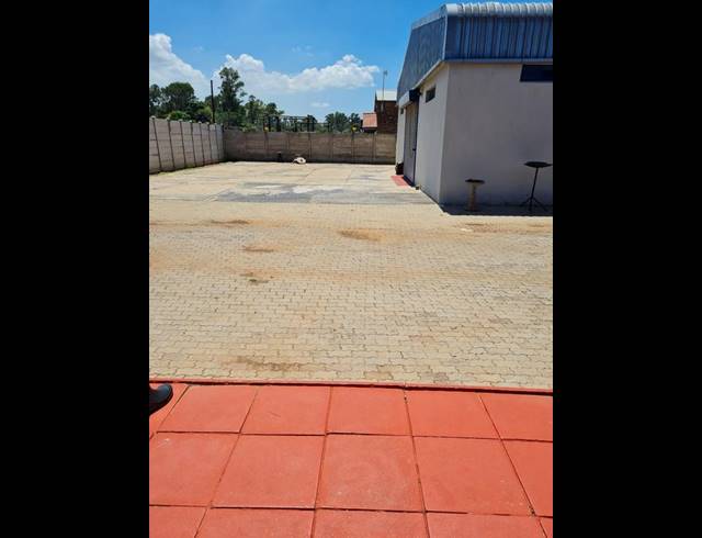 BUSINESS FOR SALE IN HENLEY-ON-KLIP